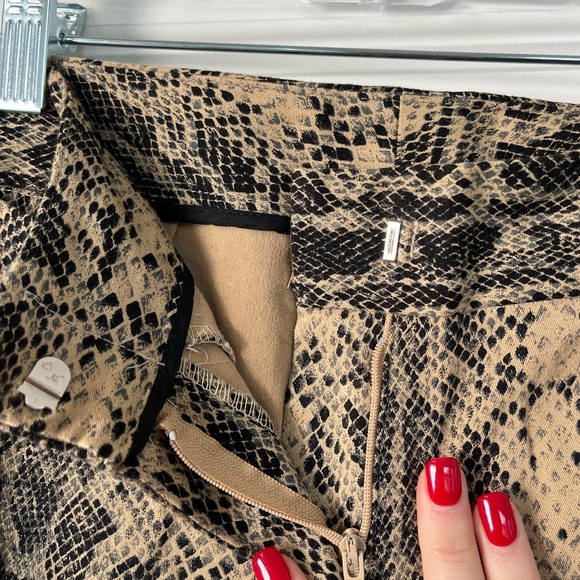 St. Vincent by Cynthia Vincent cropped pants. - Picture 5 of 7